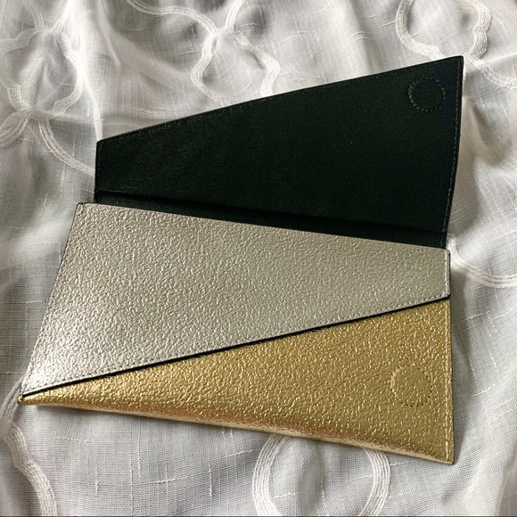 💕 4 for $20 Silver + Gold Clutch - Picture 3 of 4